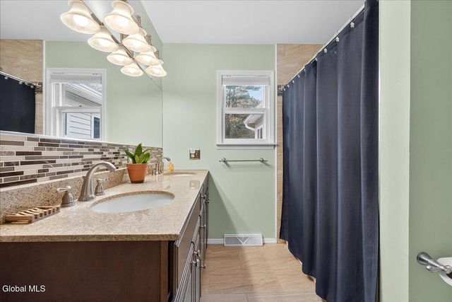 27 Habel Lane, Glenville, NY 12302