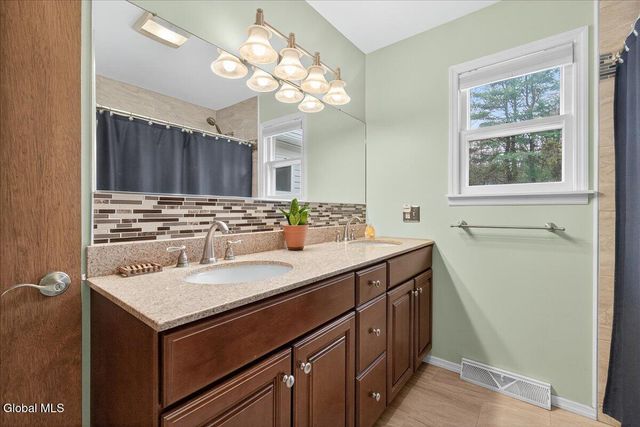 27 Habel Lane, Glenville, NY 12302