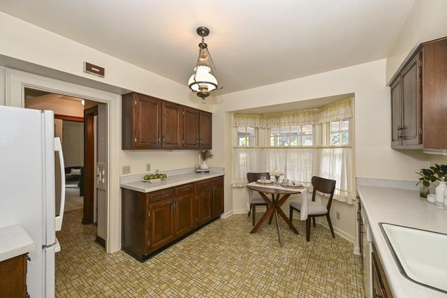 2576 Pasadena BOULEVARD, Wauwatosa, WI 53226