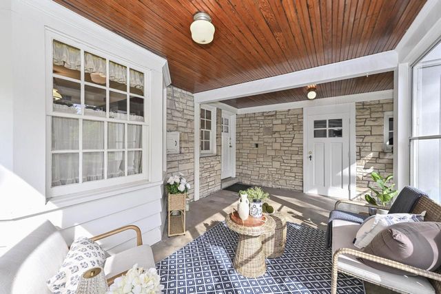2576 Pasadena BOULEVARD, Wauwatosa, WI 53226