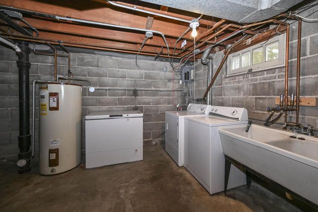 2576 Pasadena BOULEVARD, Wauwatosa, WI 53226