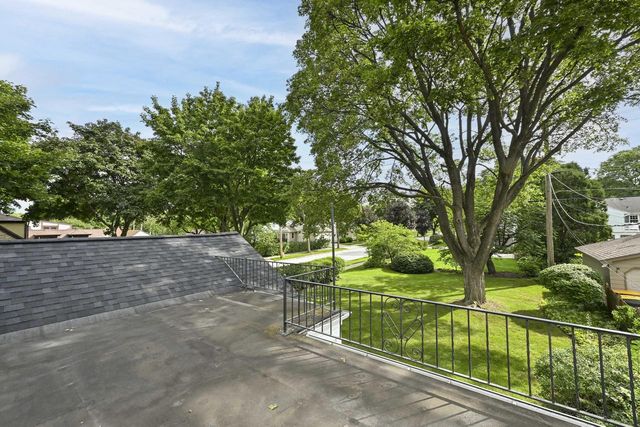 2576 Pasadena BOULEVARD, Wauwatosa, WI 53226