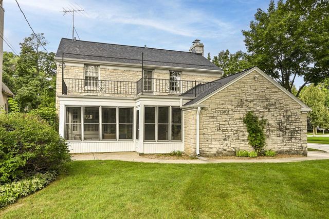 2576 Pasadena BOULEVARD, Wauwatosa, WI 53226