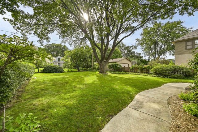 2576 Pasadena BOULEVARD, Wauwatosa, WI 53226