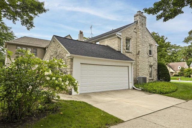 2576 Pasadena BOULEVARD, Wauwatosa, WI 53226