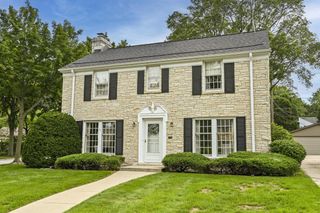 2576 Pasadena BOULEVARD, Wauwatosa, WI 53226