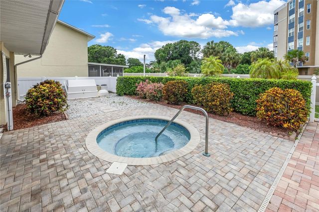1050 STARKEY ROAD 2201, Largo, FL 33771