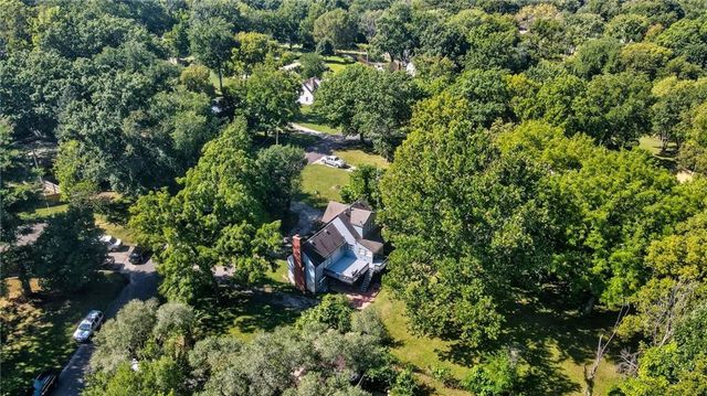 818 W 30 Street, Independence, MO 64055