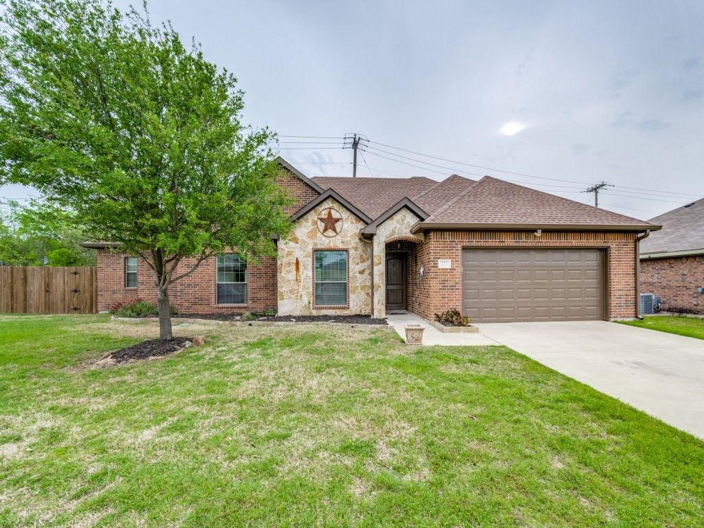 232 Windmill Drive, Justin, TX 76247