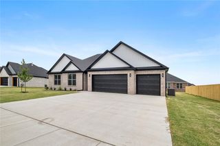 7725 Teton Trl Avenue, Springdale, AR 72762