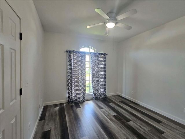 801 E Virginia Place, Clinton, MO 64735