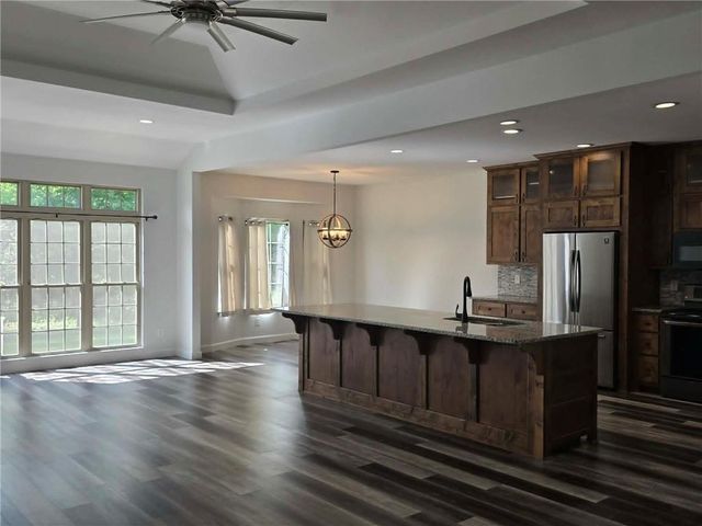 801 E Virginia Place, Clinton, MO 64735