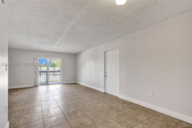 11505 NW 22nd Ave 102, Miami, FL 33167