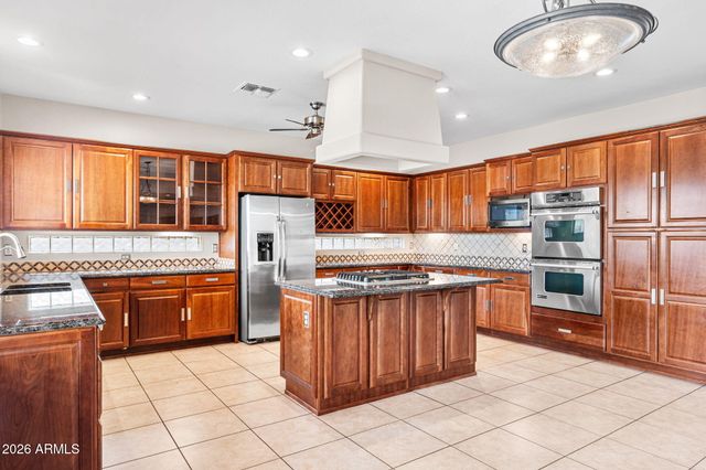 935 E SAN CARLOS Way, Chandler, AZ 85249