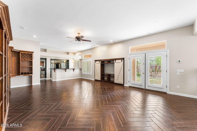 935 E SAN CARLOS Way, Chandler, AZ 85249