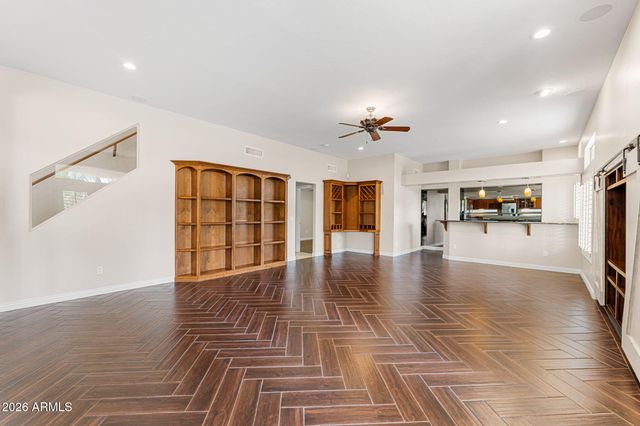 935 E SAN CARLOS Way, Chandler, AZ 85249