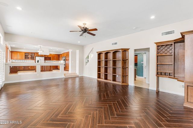 935 E SAN CARLOS Way, Chandler, AZ 85249
