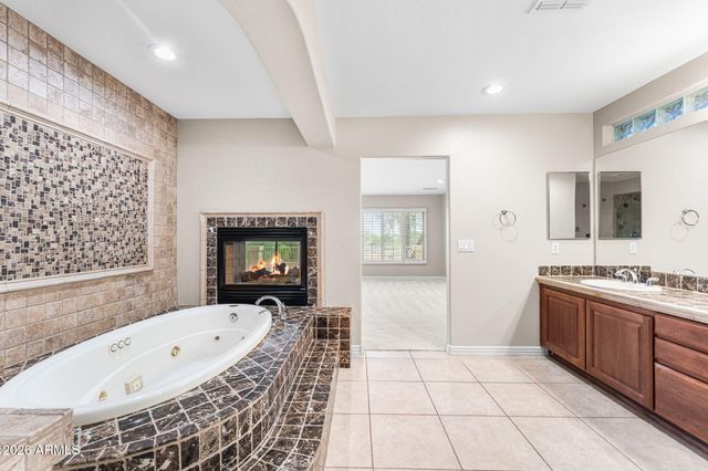 935 E SAN CARLOS Way, Chandler, AZ 85249