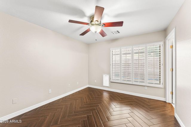 935 E SAN CARLOS Way, Chandler, AZ 85249