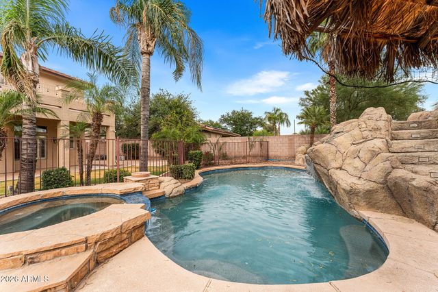 935 E SAN CARLOS Way, Chandler, AZ 85249
