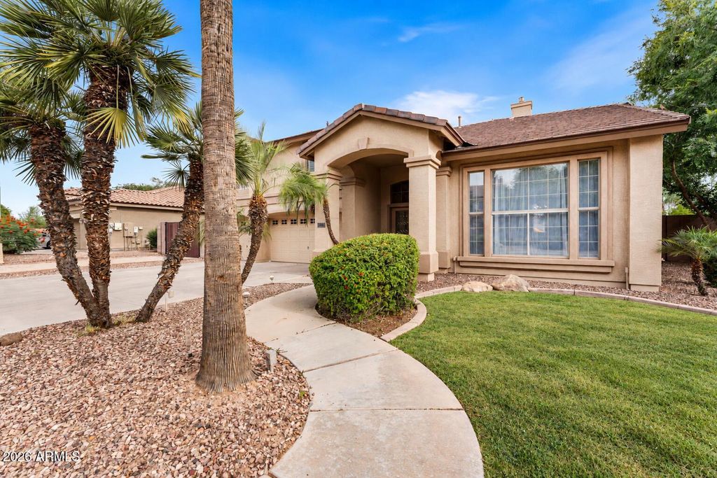 935 E SAN CARLOS Way, Chandler, AZ 85249 — photo 4