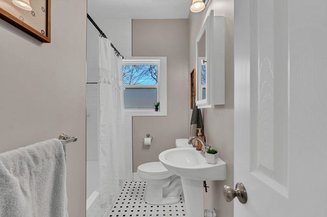 404 N Rutan St, Wichita, KS 67208