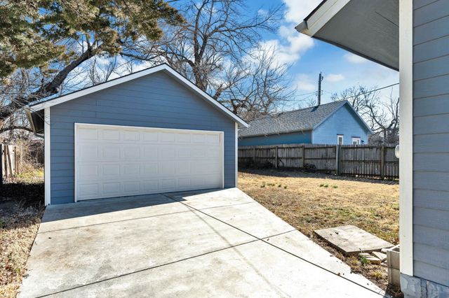 404 N Rutan St, Wichita, KS 67208