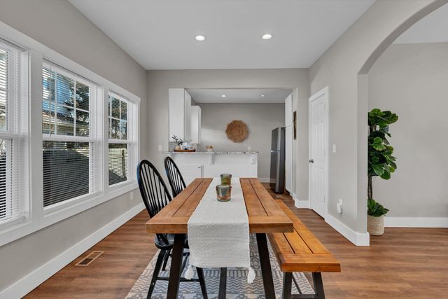 404 N Rutan St, Wichita, KS 67208