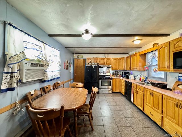 24 Palmer Road, Catskill, NY 12414