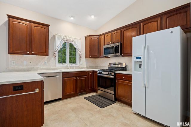 11022 N RHONDA Way, Dunlap, IL 61525