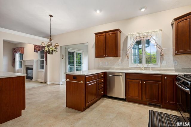 11022 N RHONDA Way, Dunlap, IL 61525