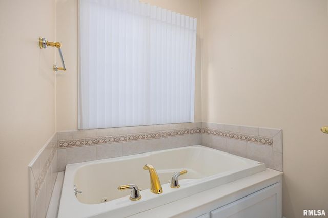 11022 N RHONDA Way, Dunlap, IL 61525