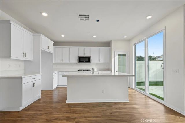 880 Julie Place, Upland, CA 91786