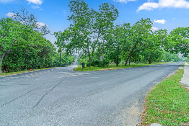 0 School St & San Antonio, Boerne, TX 78006