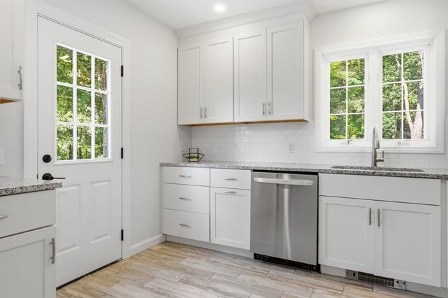 120 Tuttle Lane, Greenland, NH 03840
