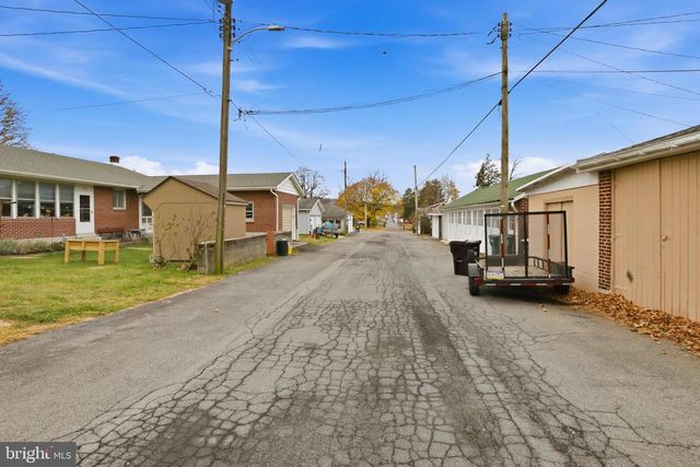 410 E MAIN ST, Fleetwood, PA 19522