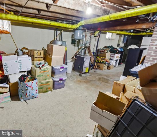 410 E MAIN ST, Fleetwood, PA 19522