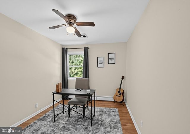 208 OAKLAND PL, North Wales, PA 19454