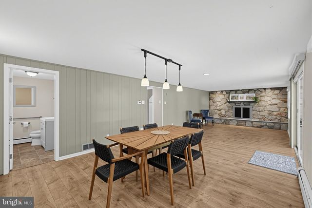208 OAKLAND PL, North Wales, PA 19454