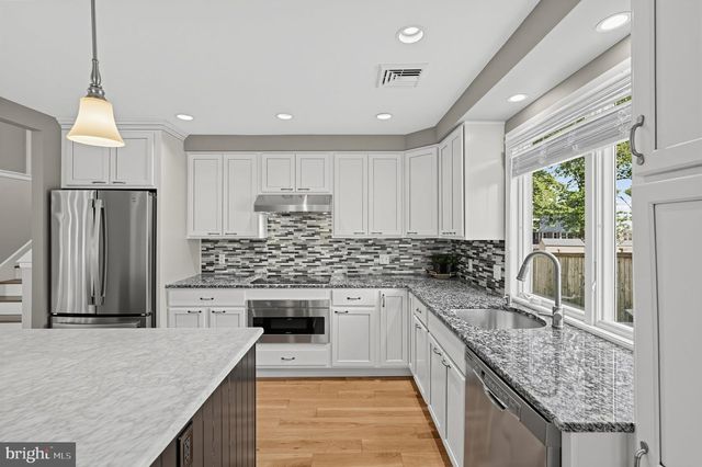 208 OAKLAND PL, North Wales, PA 19454