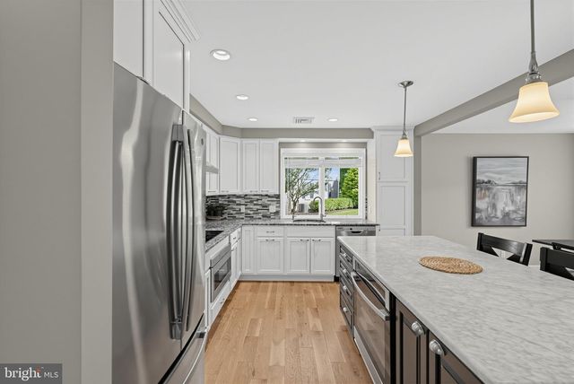 208 OAKLAND PL, North Wales, PA 19454