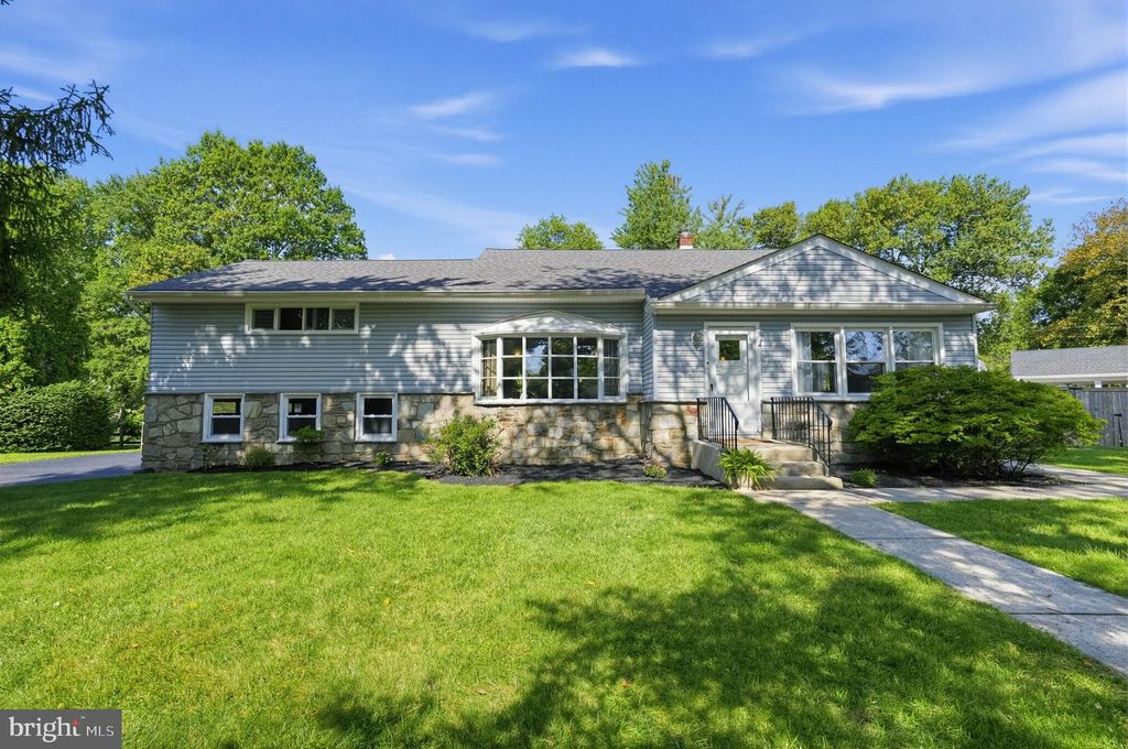 208 OAKLAND PL, North Wales, PA 19454