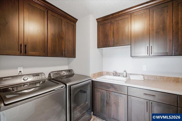 3104 36th Av SE, Albany, OR 97322