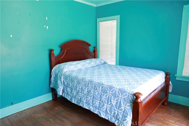4131 S Hobart, Los Angeles, CA 90062