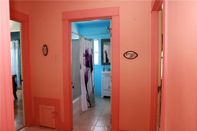 4131 S Hobart, Los Angeles, CA 90062