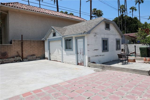 4131 S Hobart, Los Angeles, CA 90062