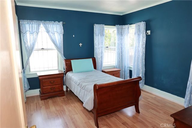 4131 S Hobart, Los Angeles, CA 90062