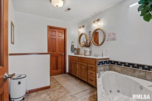 3821 Ryebrook Court, Springfield, IL 62704