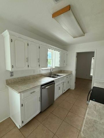 9189 Meadowcrest Street, Frisco, TX 75033