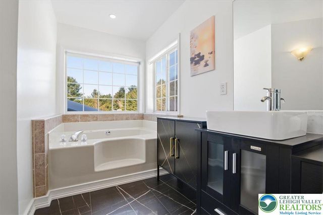 136 Kimberly Drive, Blakeslee, PA 18610